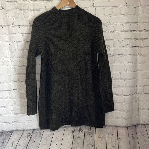 Old Navy Women’s Long Sleeve Green Soft Mock Neck Sweater size small - Picture 1 of 5